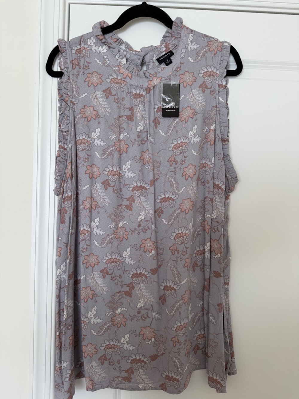 NWT Torrid Mock Neck Sleeveless Blouse